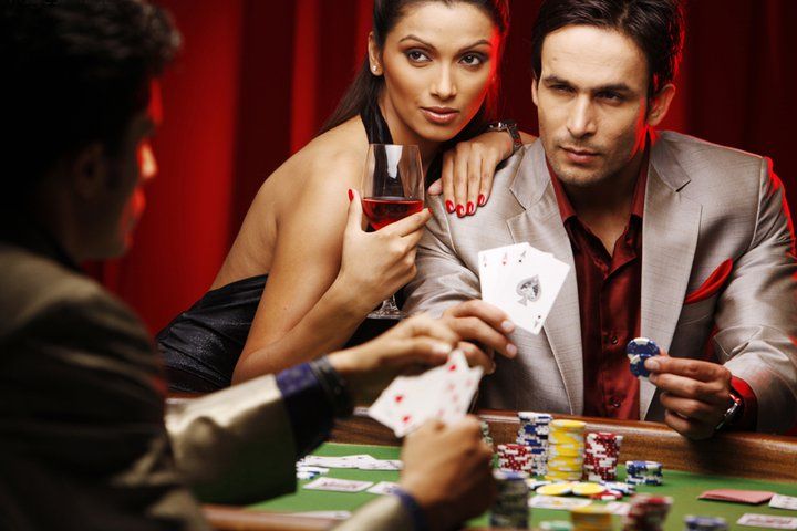 pecah11 mobile app interface showing live dealer table and payment options